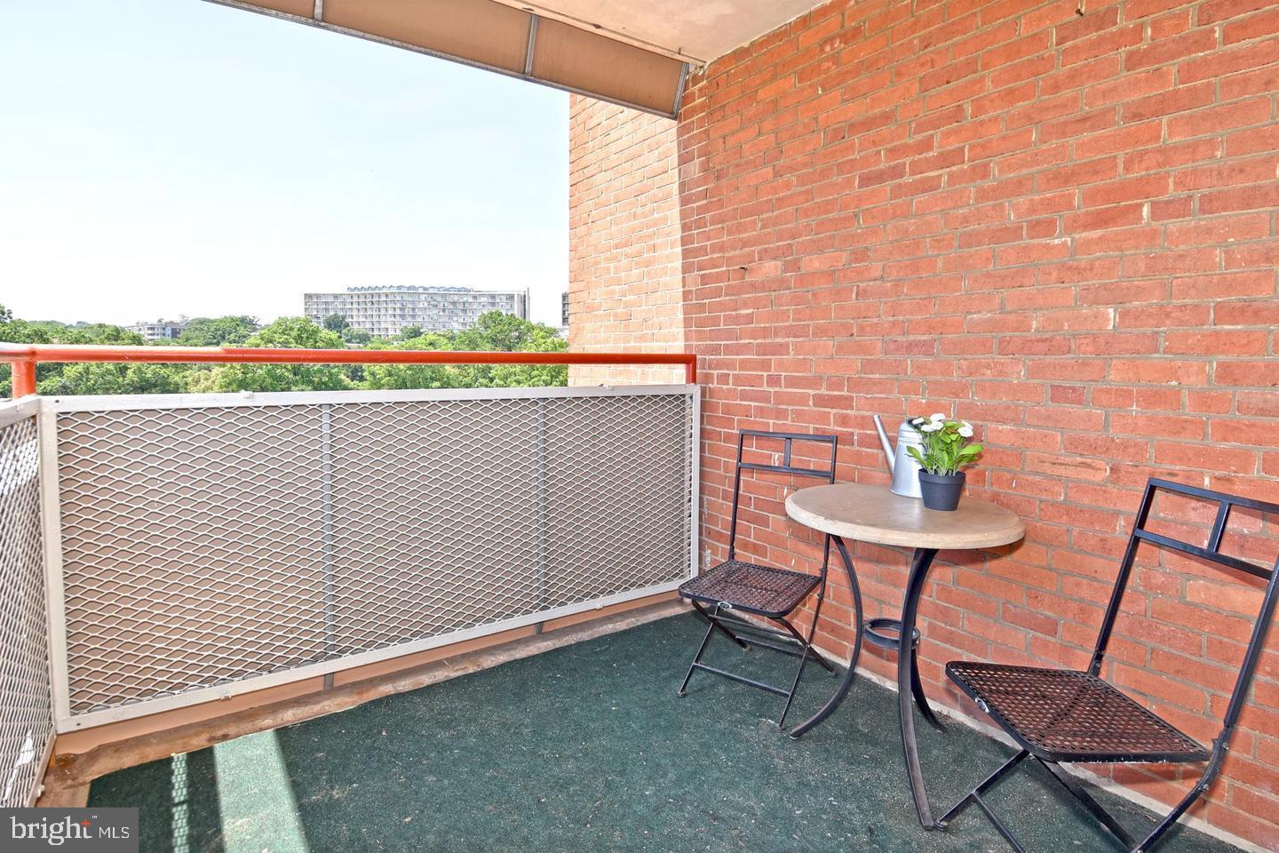 RIVER PLACE SOUTH - Residential