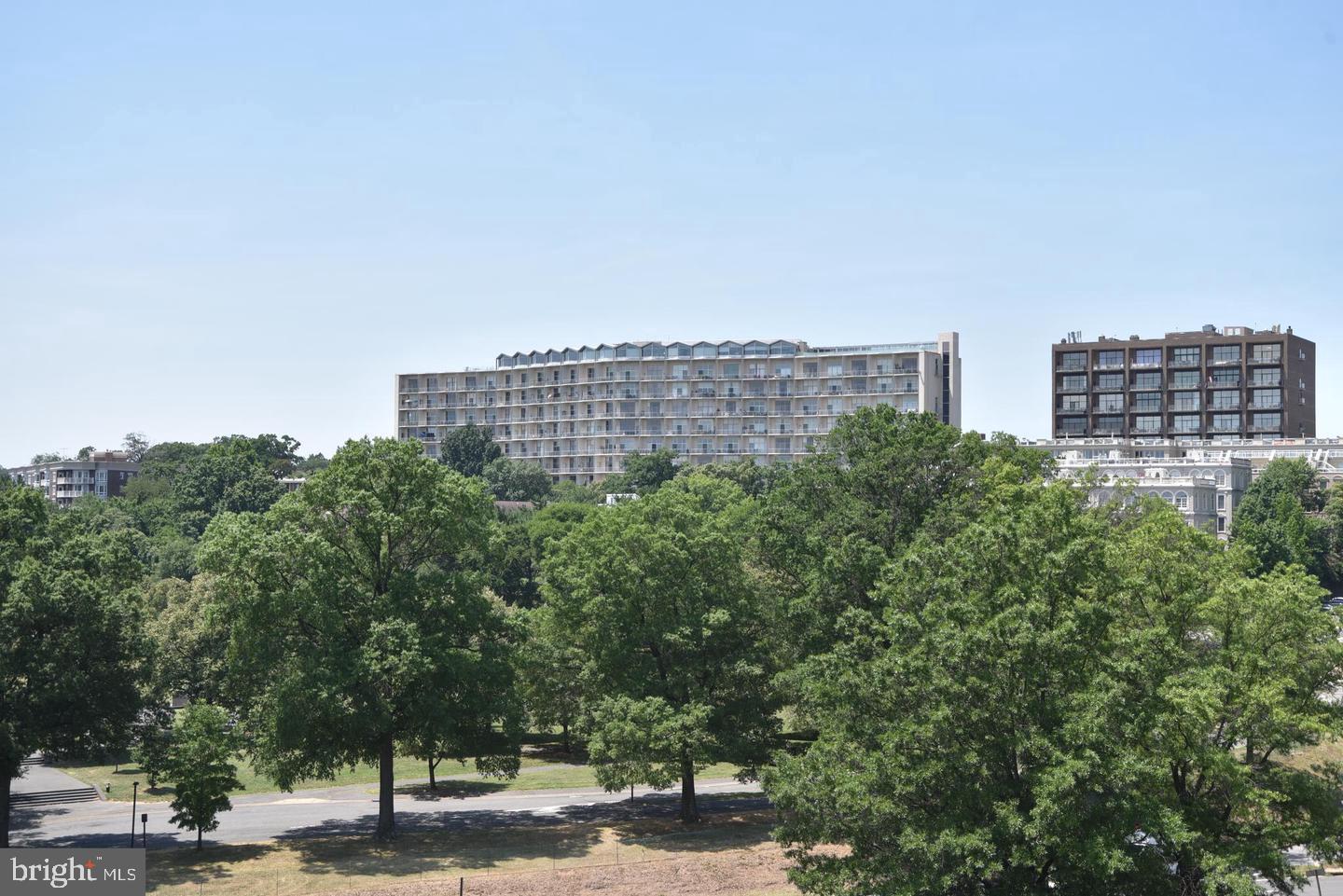 RIVER PLACE SOUTH - Residential