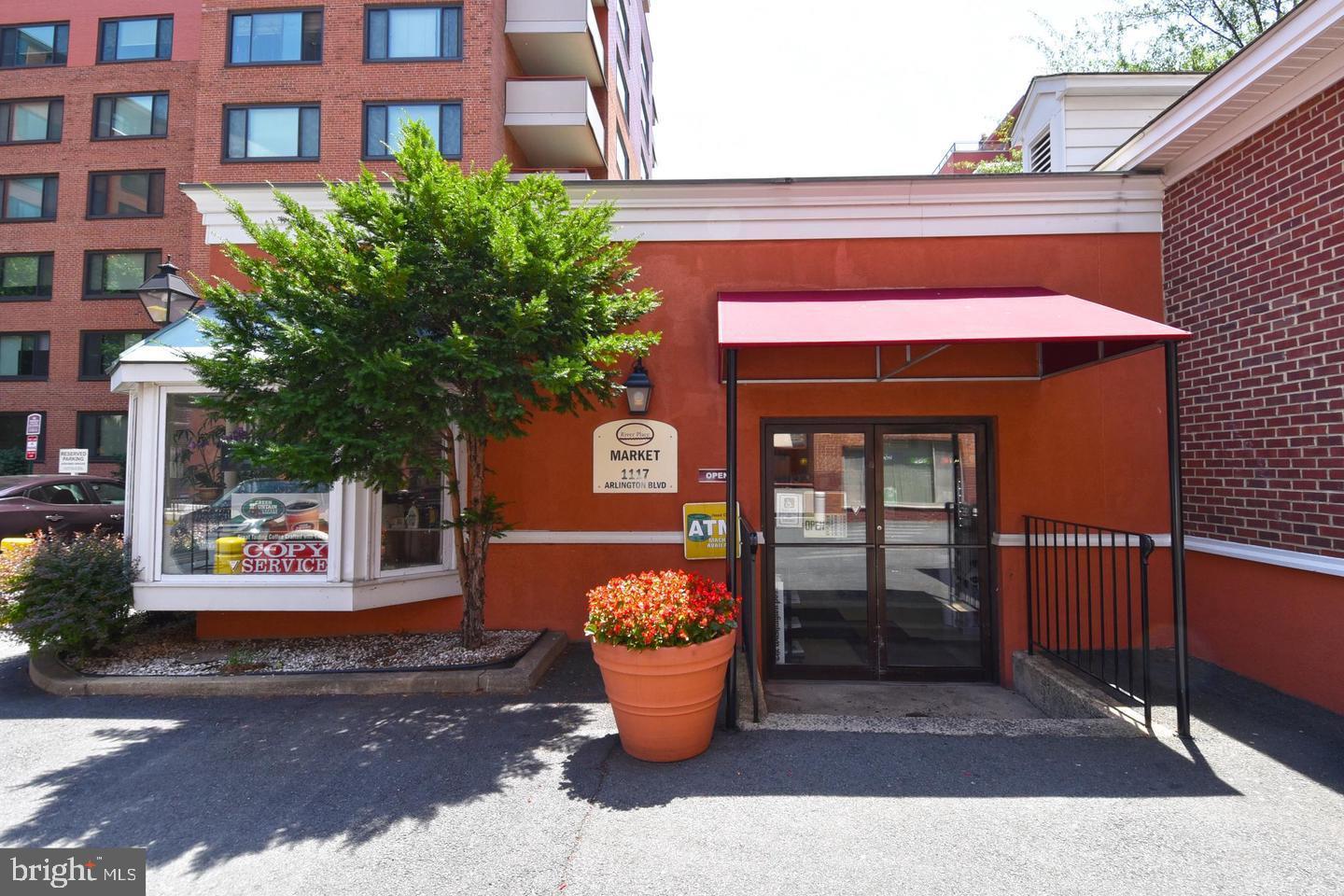 RIVER PLACE SOUTH - Residential