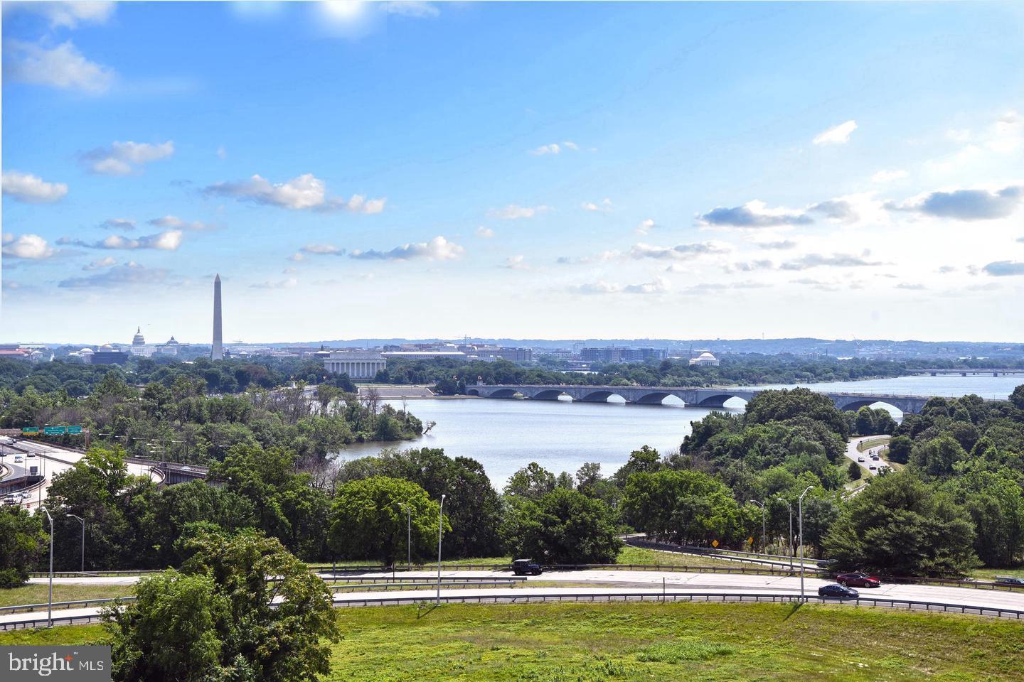 RIVER PLACE SOUTH - Residential