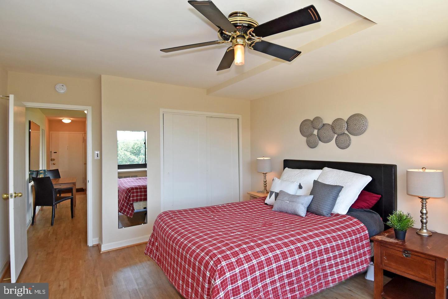 RIVER PLACE SOUTH - Residential