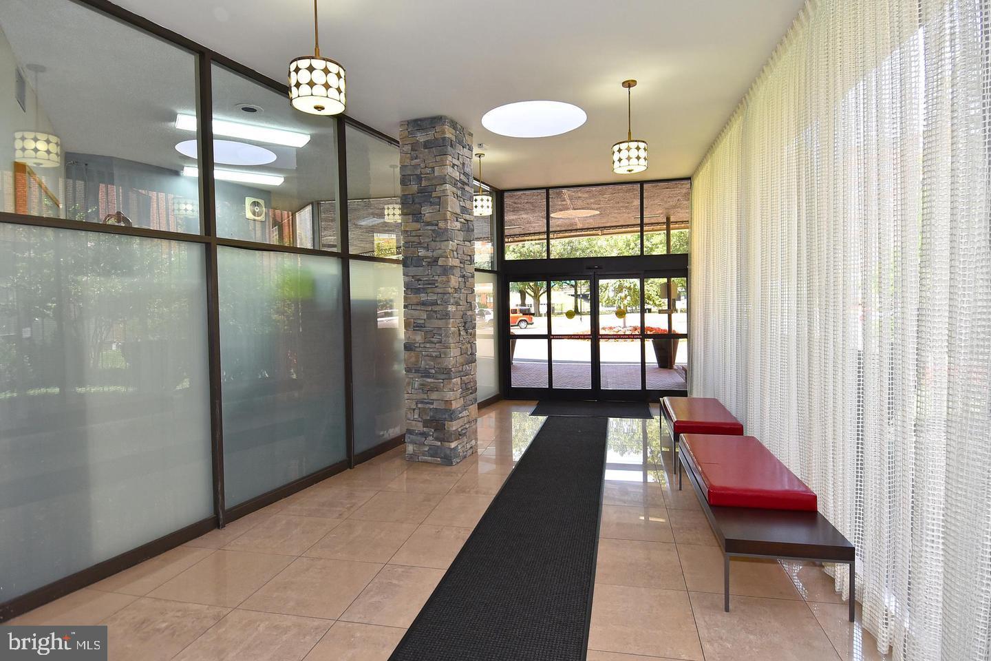 RIVER PLACE SOUTH - Residential