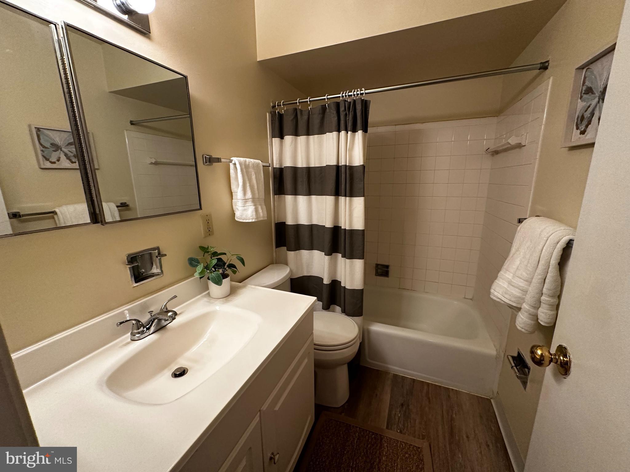 VILLAGES OF HOMELAND - Residential