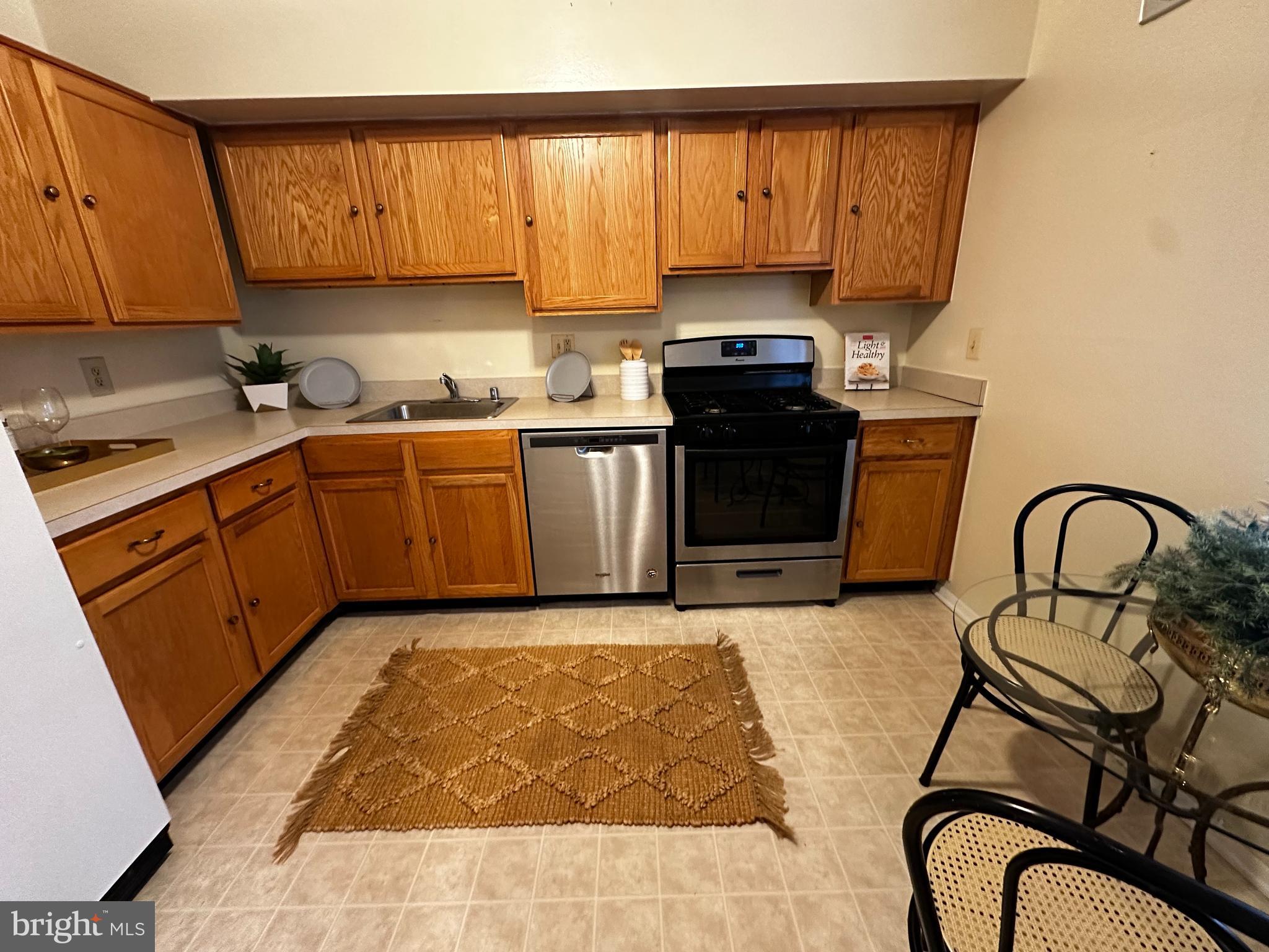 VILLAGES OF HOMELAND - Residential