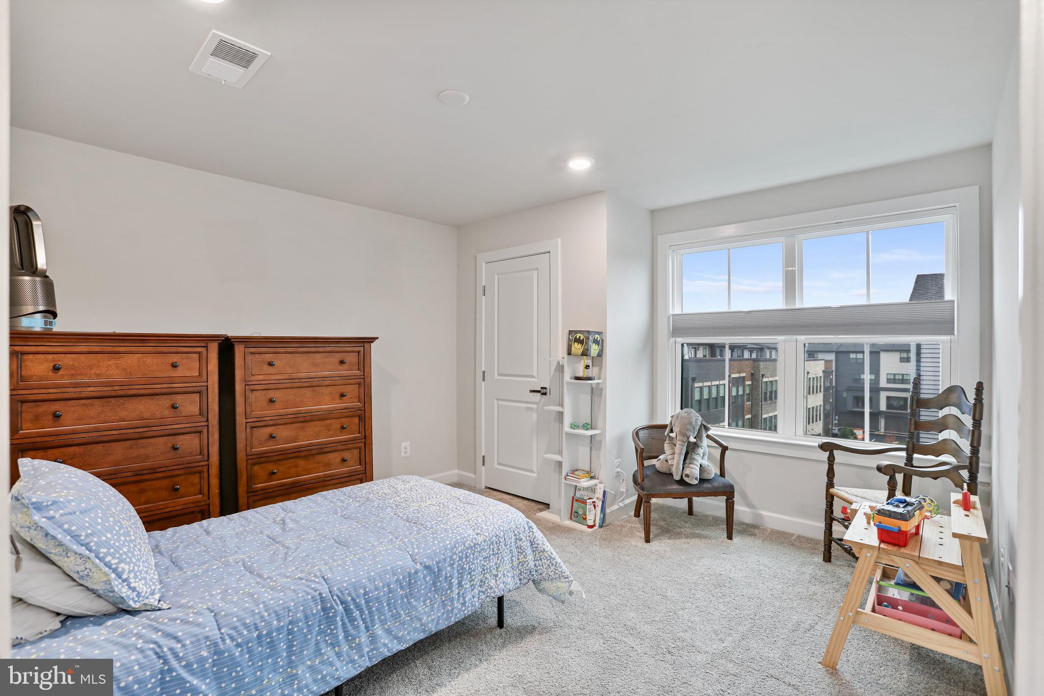 WOODLAND PARK STATION - Residential