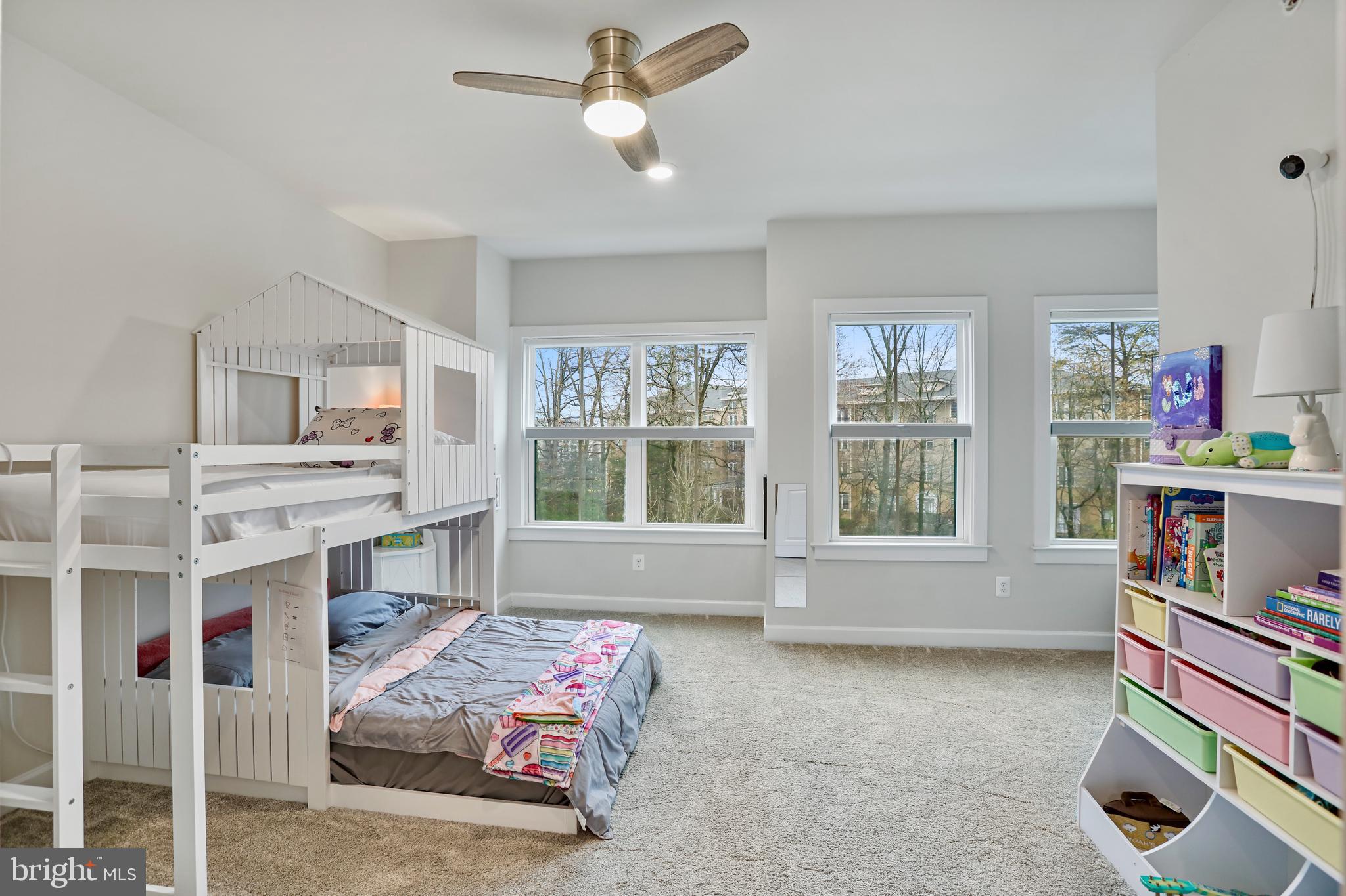 WOODLAND PARK STATION - Residential