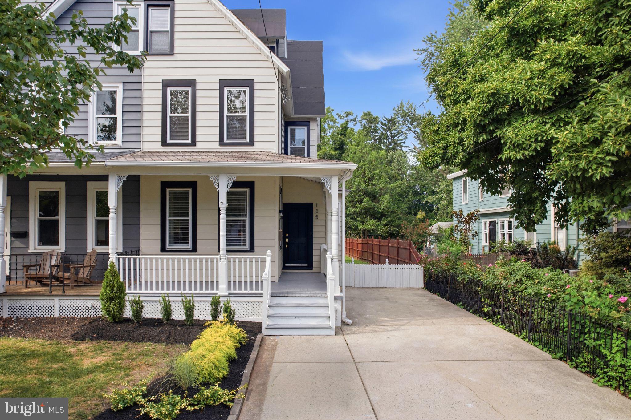125 W COTTAGE AVENUE