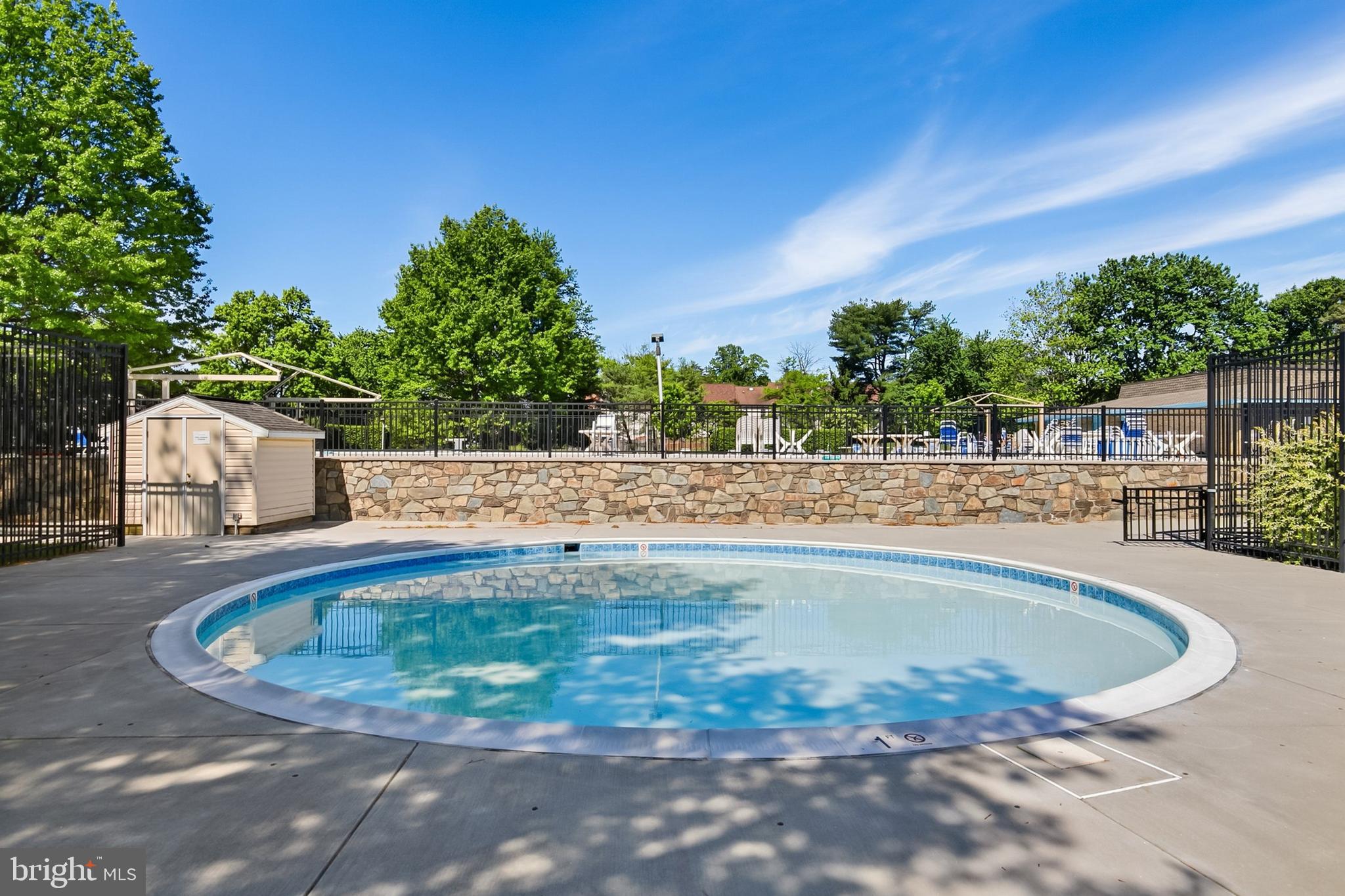 SILVER SPRING CNTRY CLUB - Residential
