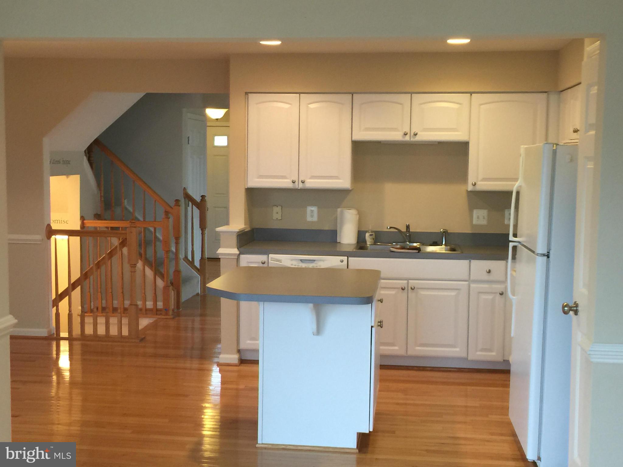 LAKELAND PLACE - Residential Lease