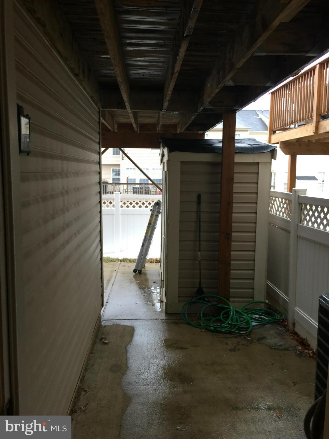 LAKELAND PLACE - Residential Lease