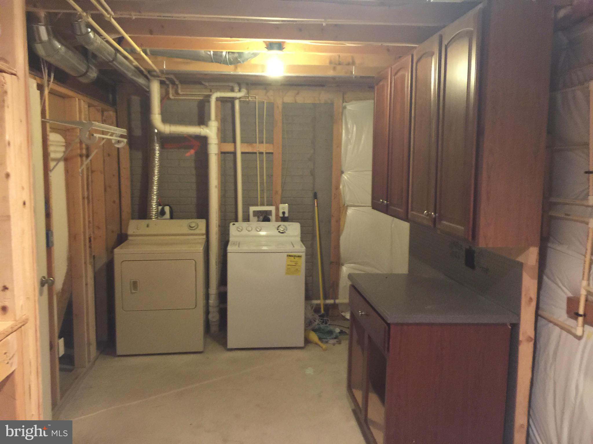 LAKELAND PLACE - Residential Lease