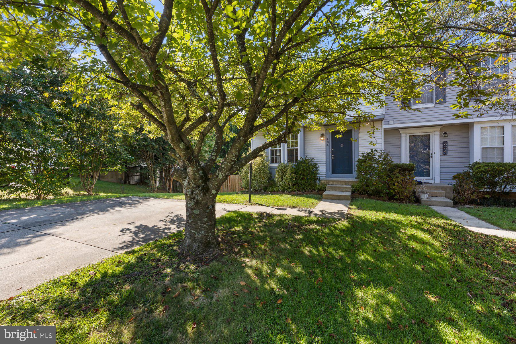 806 LILAC COURT