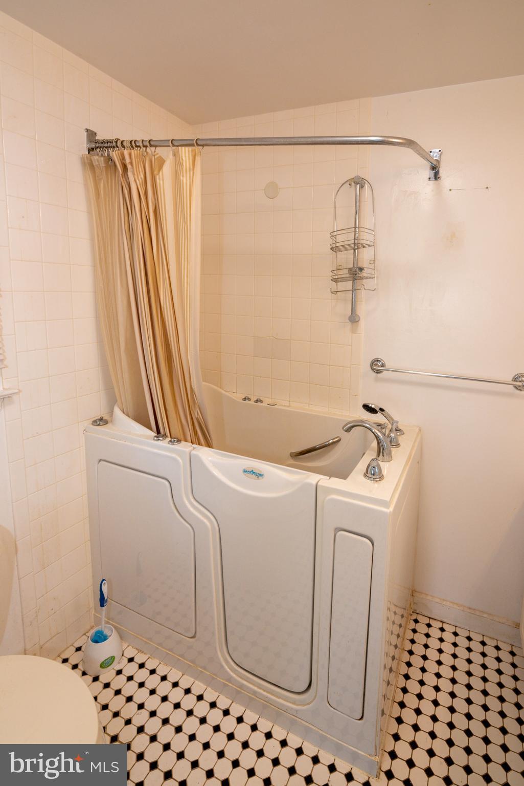 SUBURBIA - Residential