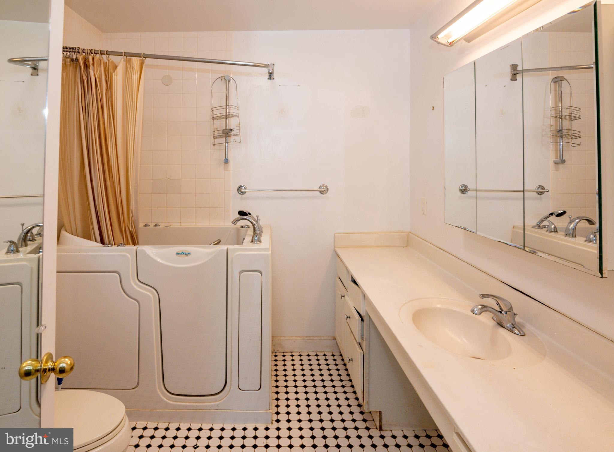 SUBURBIA - Residential