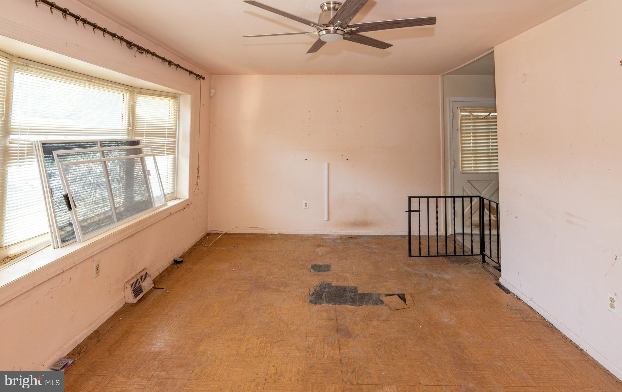 SUBURBIA - Residential