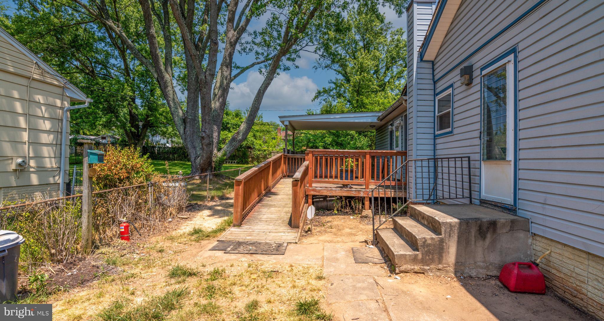 SUBURBIA - Residential