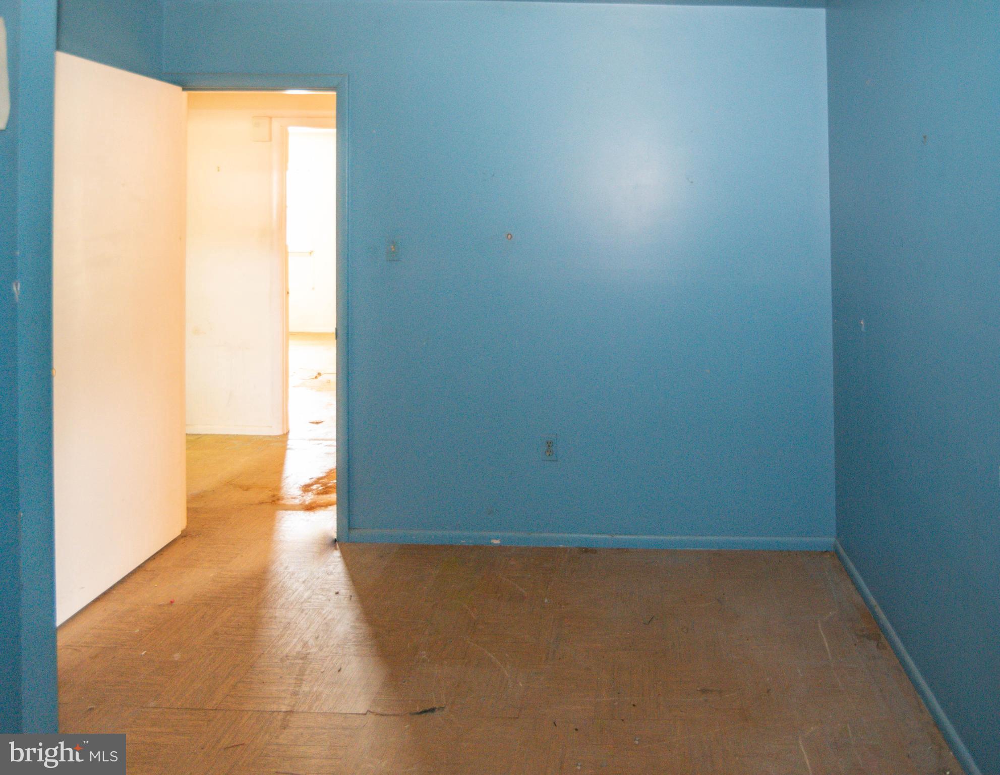 SUBURBIA - Residential