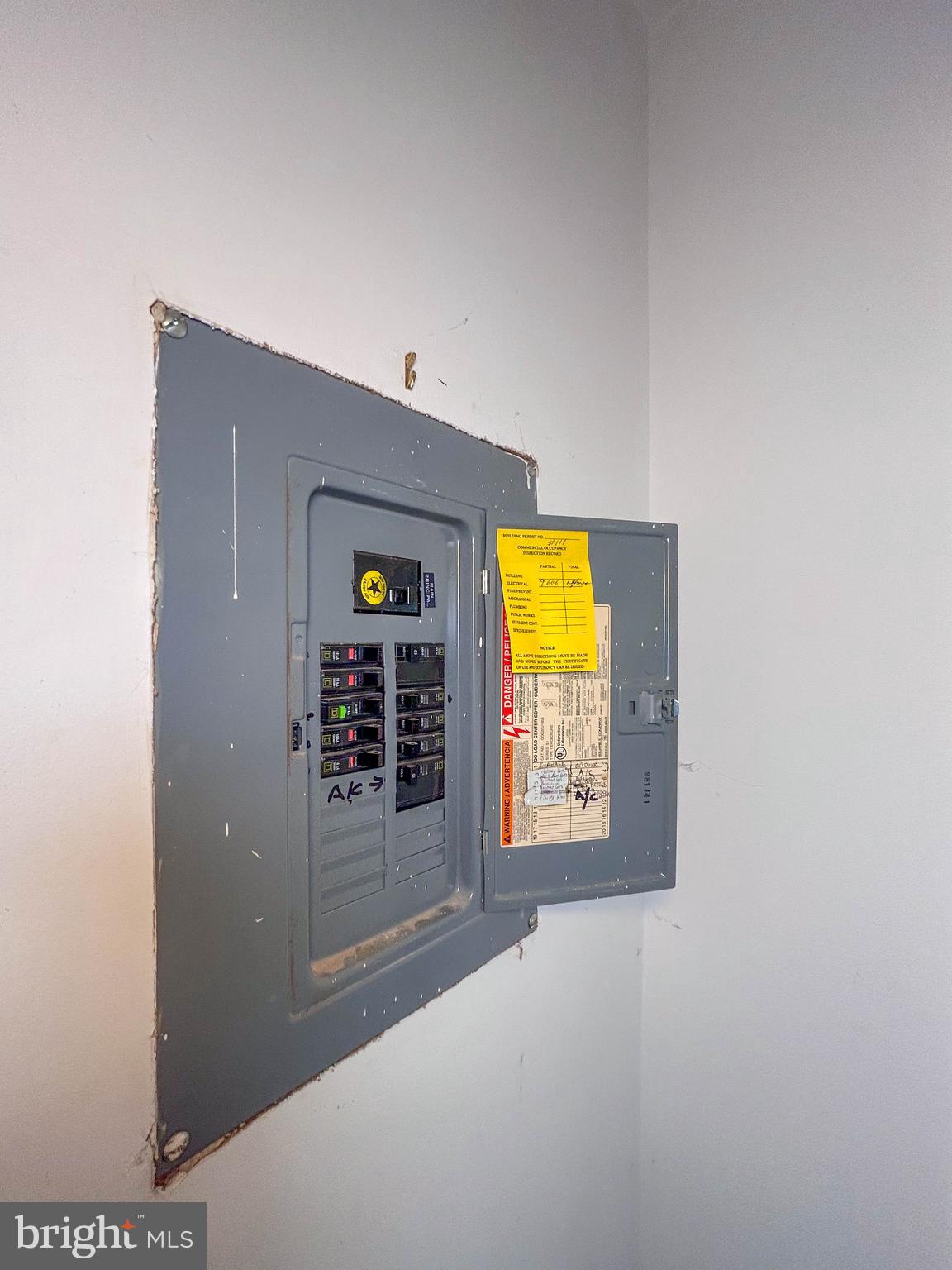 SUBURBIA - Residential