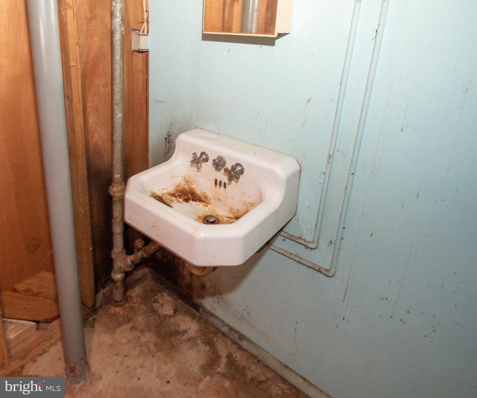 SUBURBIA - Residential