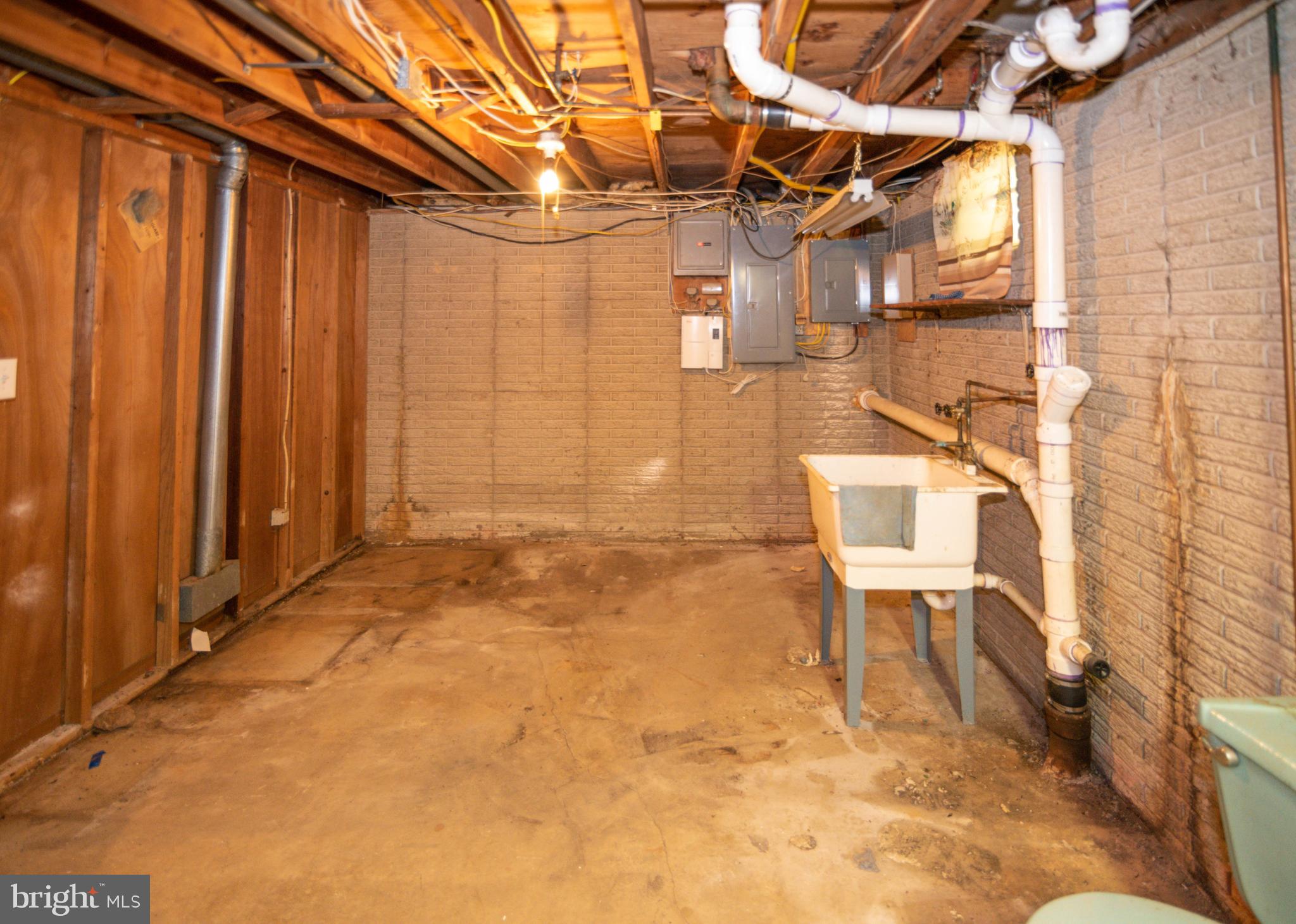 SUBURBIA - Residential