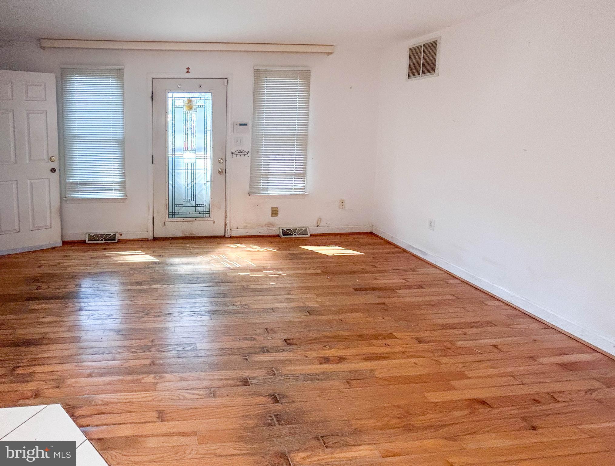 SUBURBIA - Residential