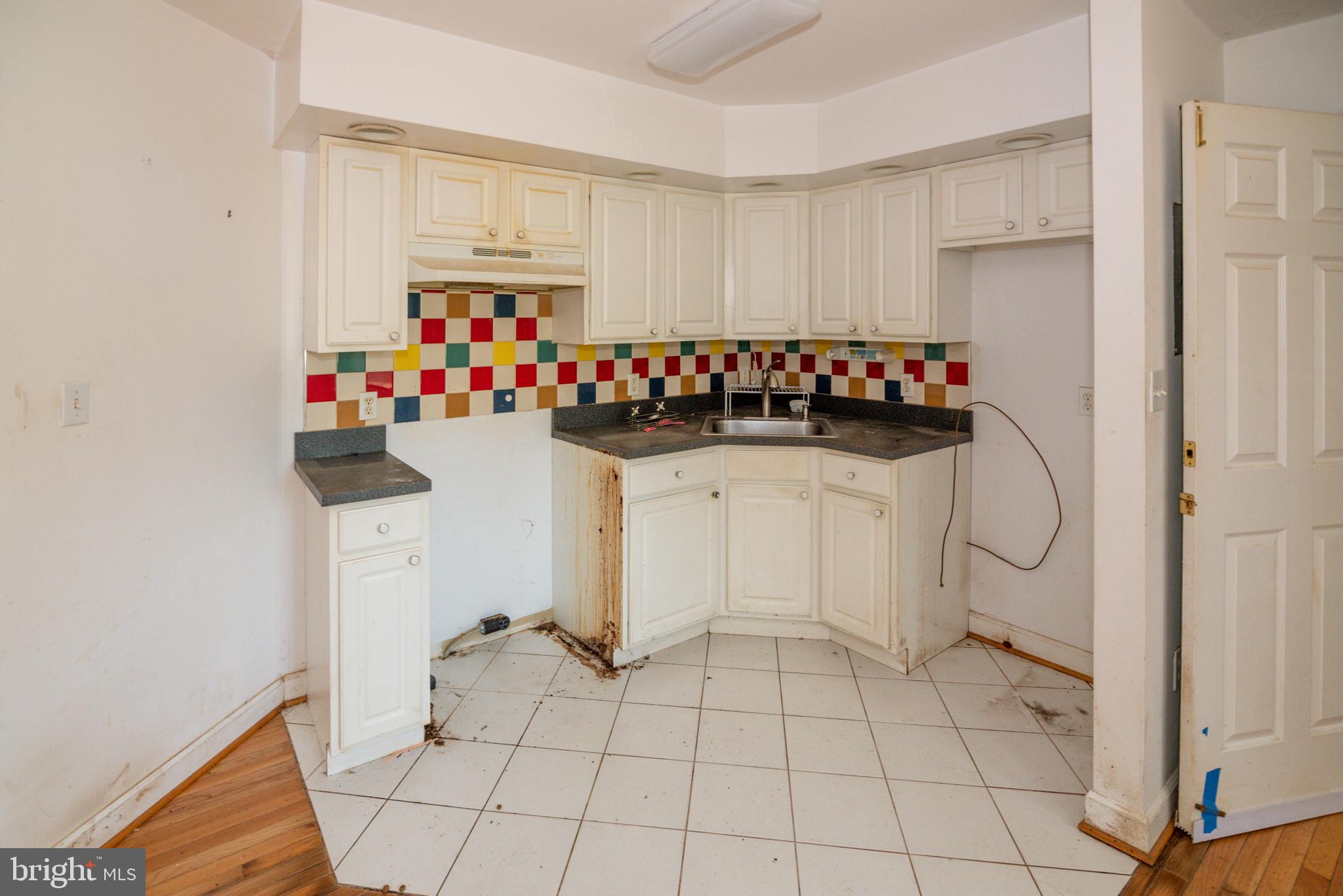 SUBURBIA - Residential