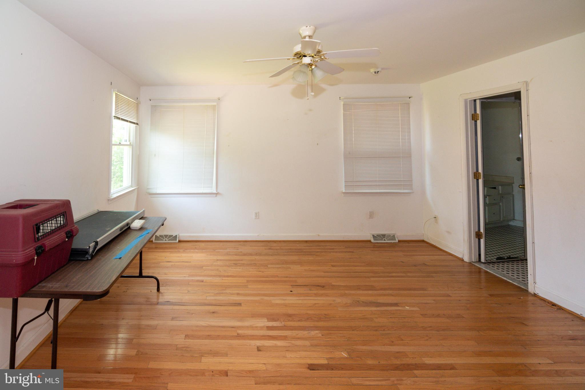 SUBURBIA - Residential