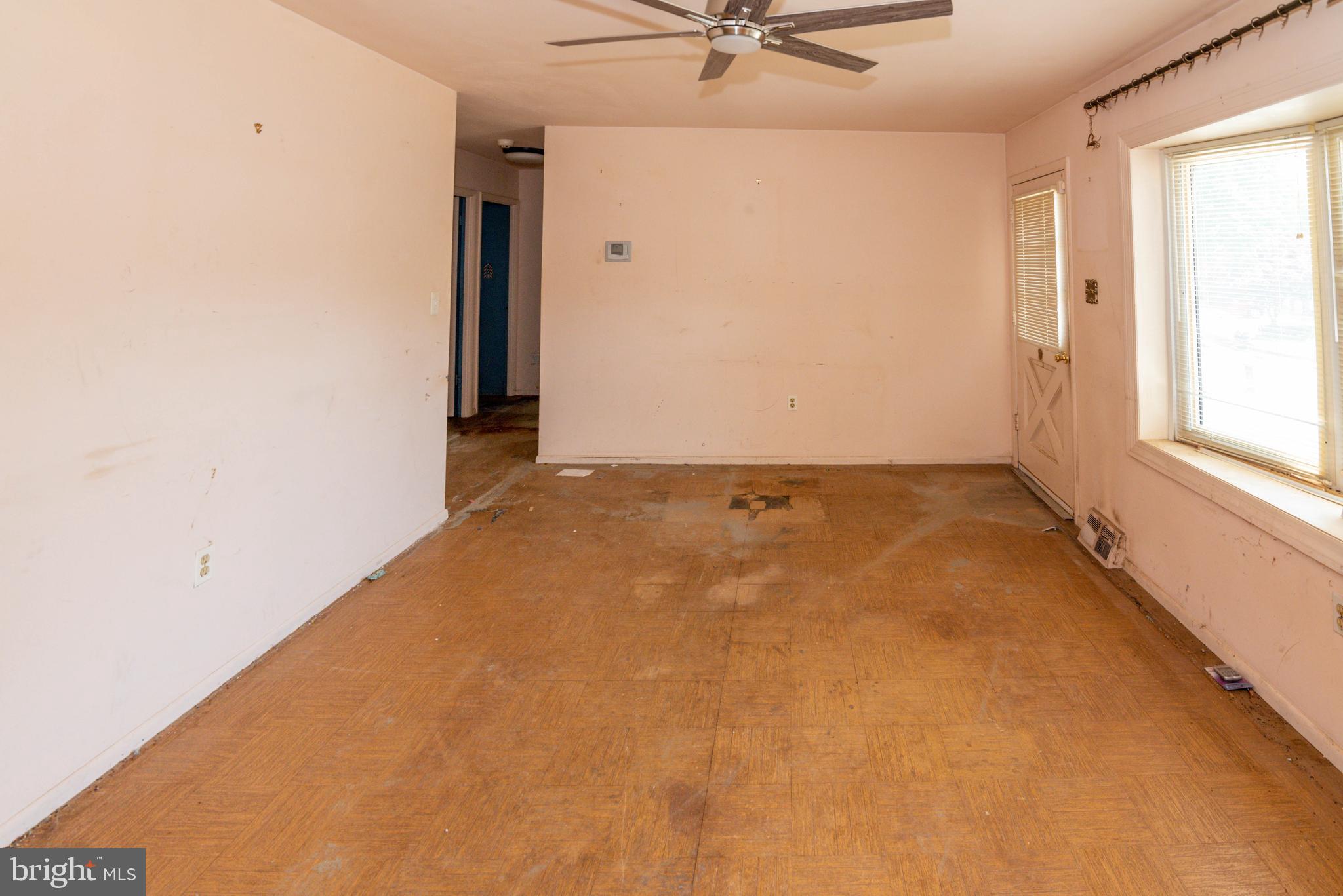 SUBURBIA - Residential