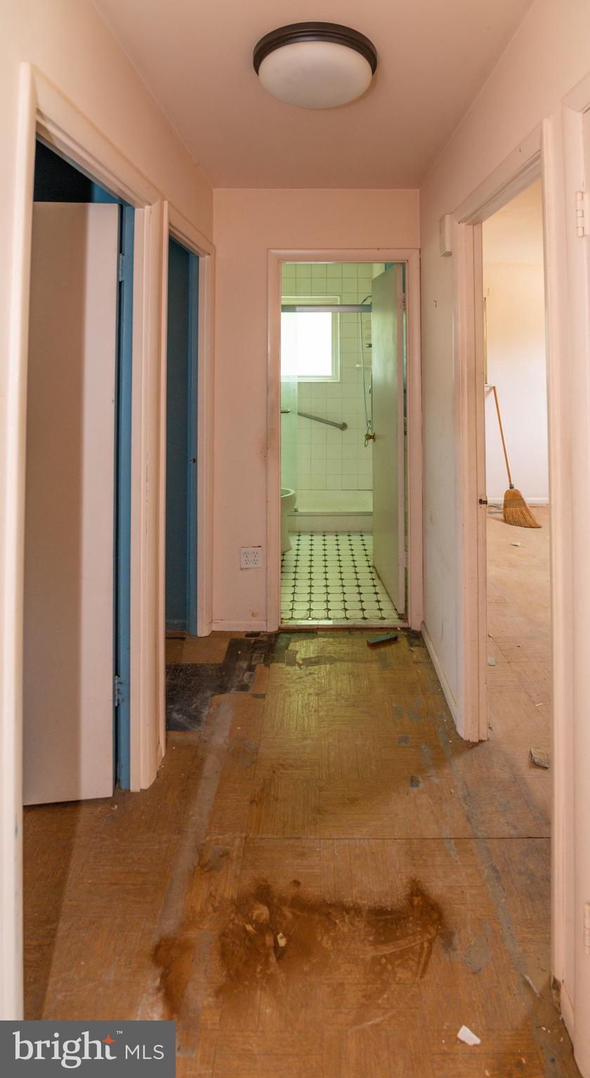 SUBURBIA - Residential