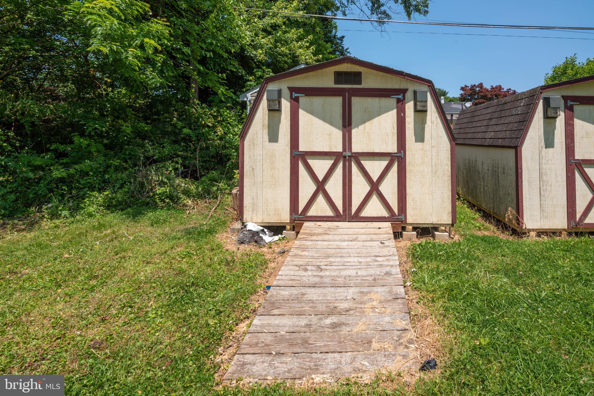 SUBURBIA - Residential