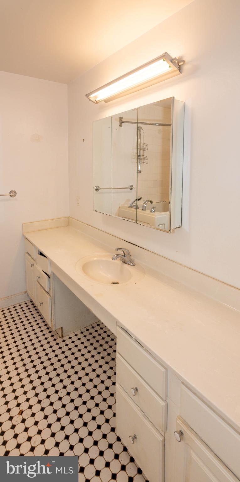 SUBURBIA - Residential