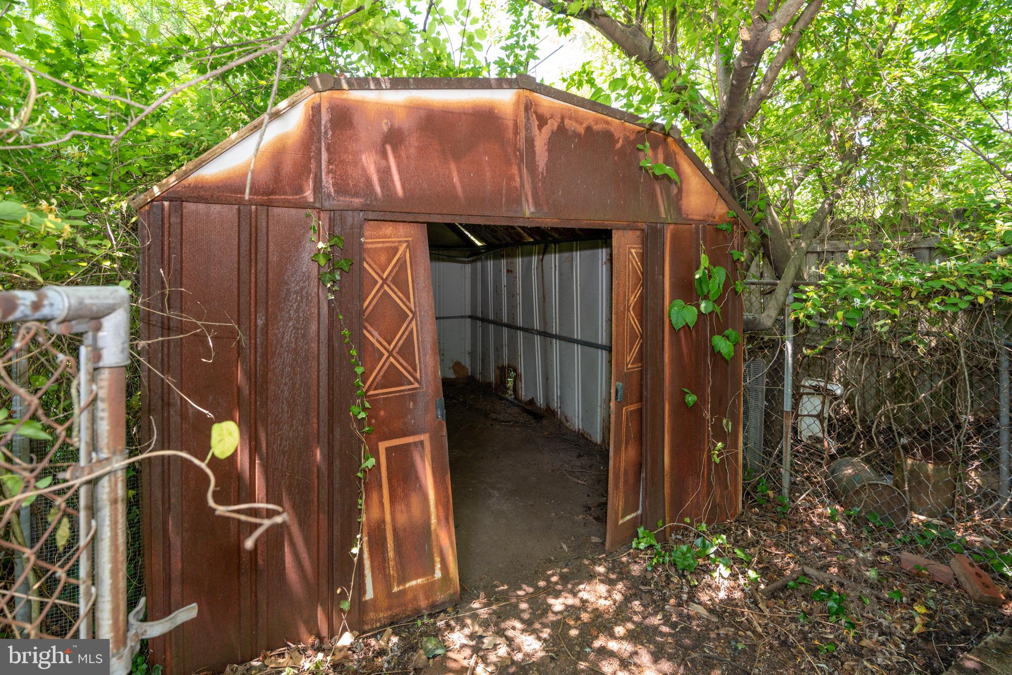 SUBURBIA - Residential