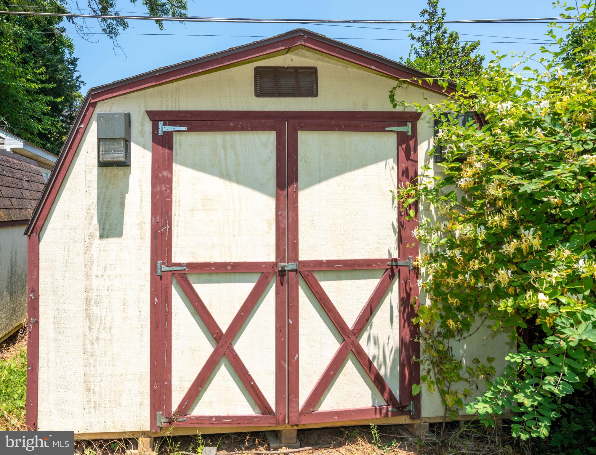 SUBURBIA - Residential