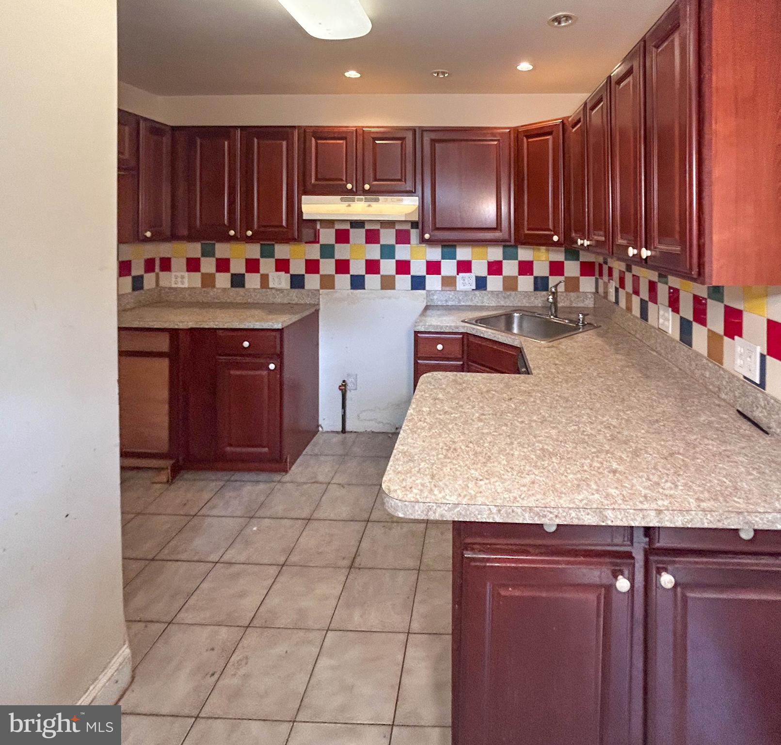 SUBURBIA - Residential