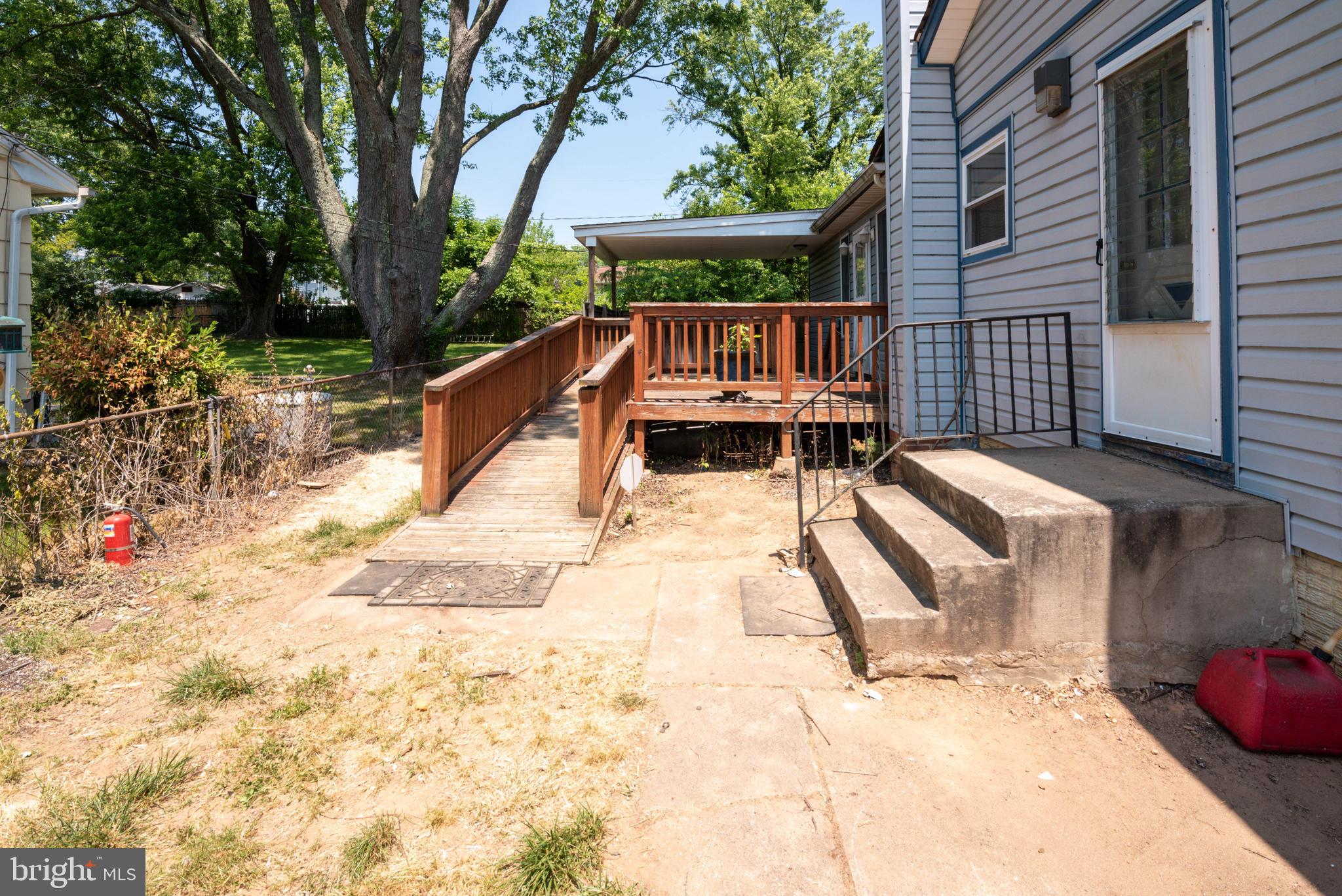 SUBURBIA - Residential