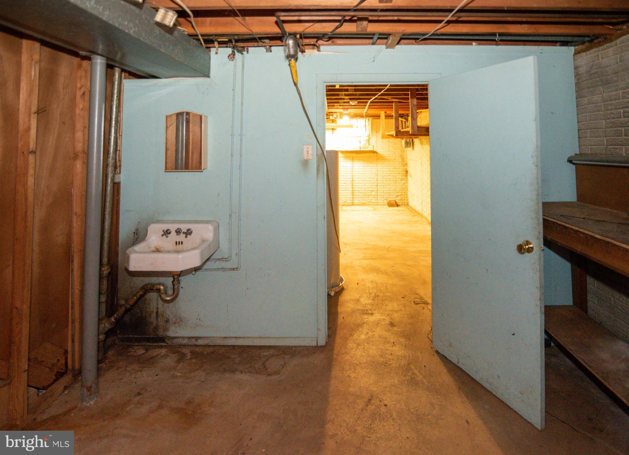 SUBURBIA - Residential