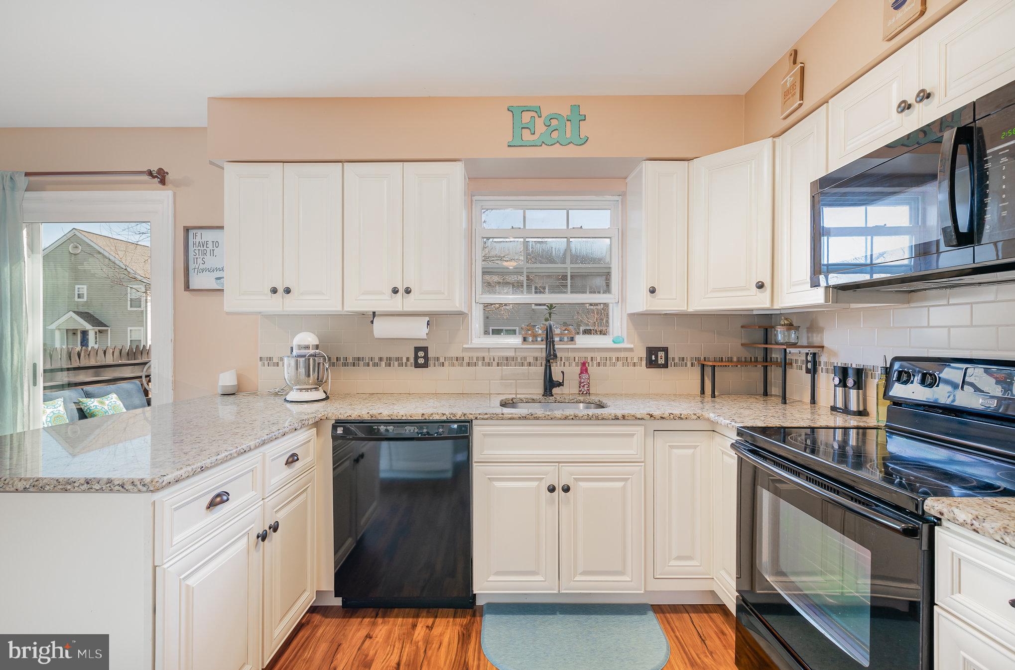 BUTTONWOODS - Residential