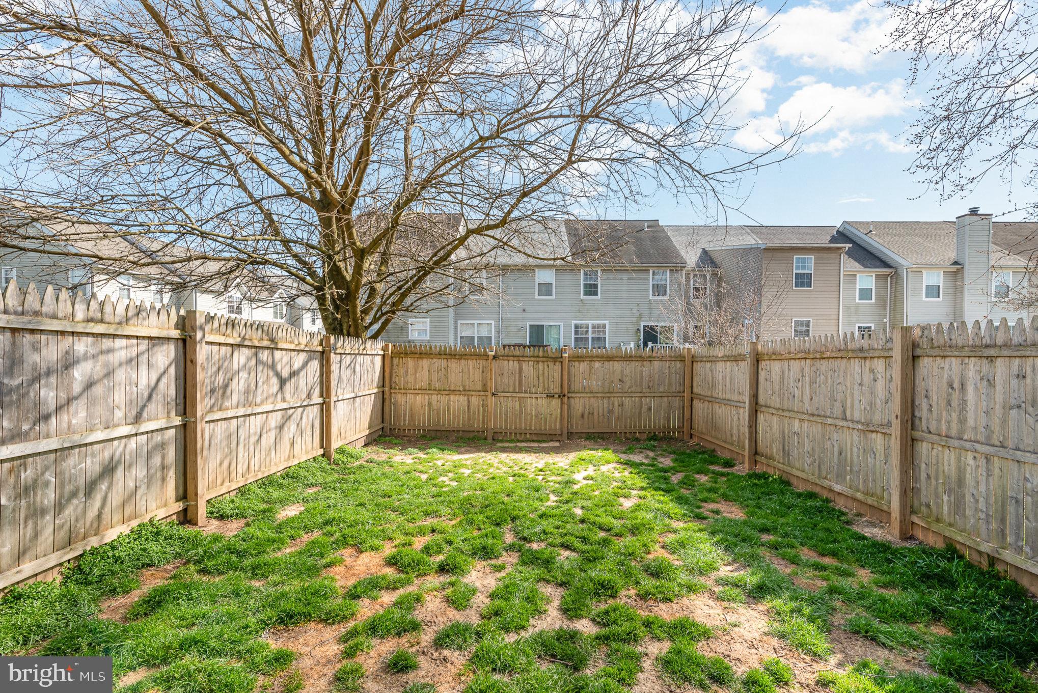 BUTTONWOODS - Residential