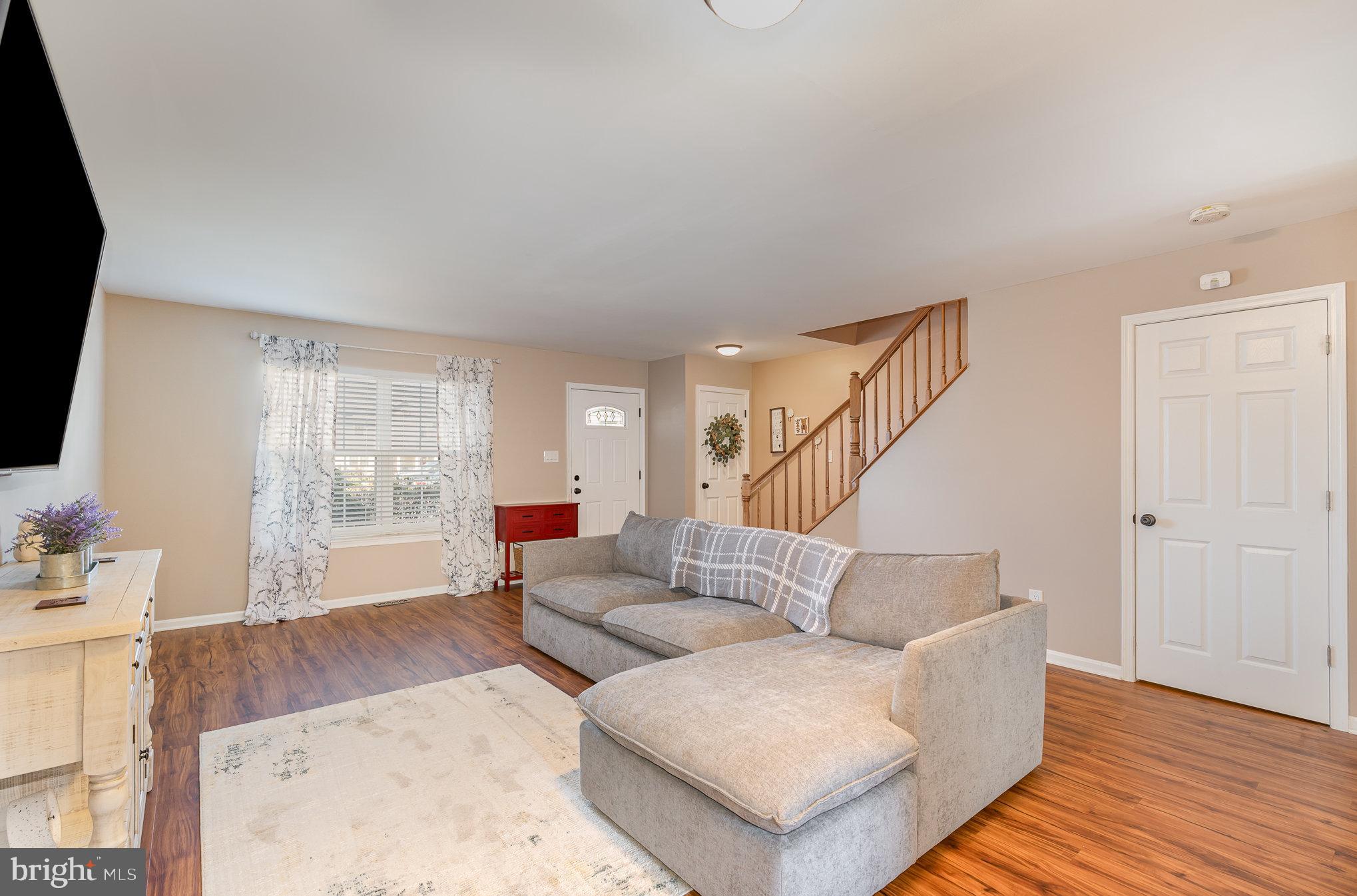 BUTTONWOODS - Residential