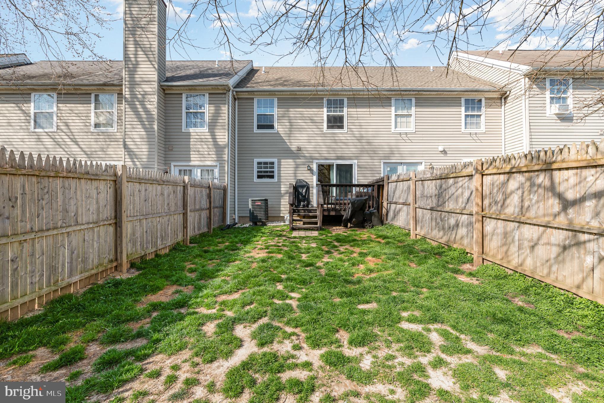 BUTTONWOODS - Residential