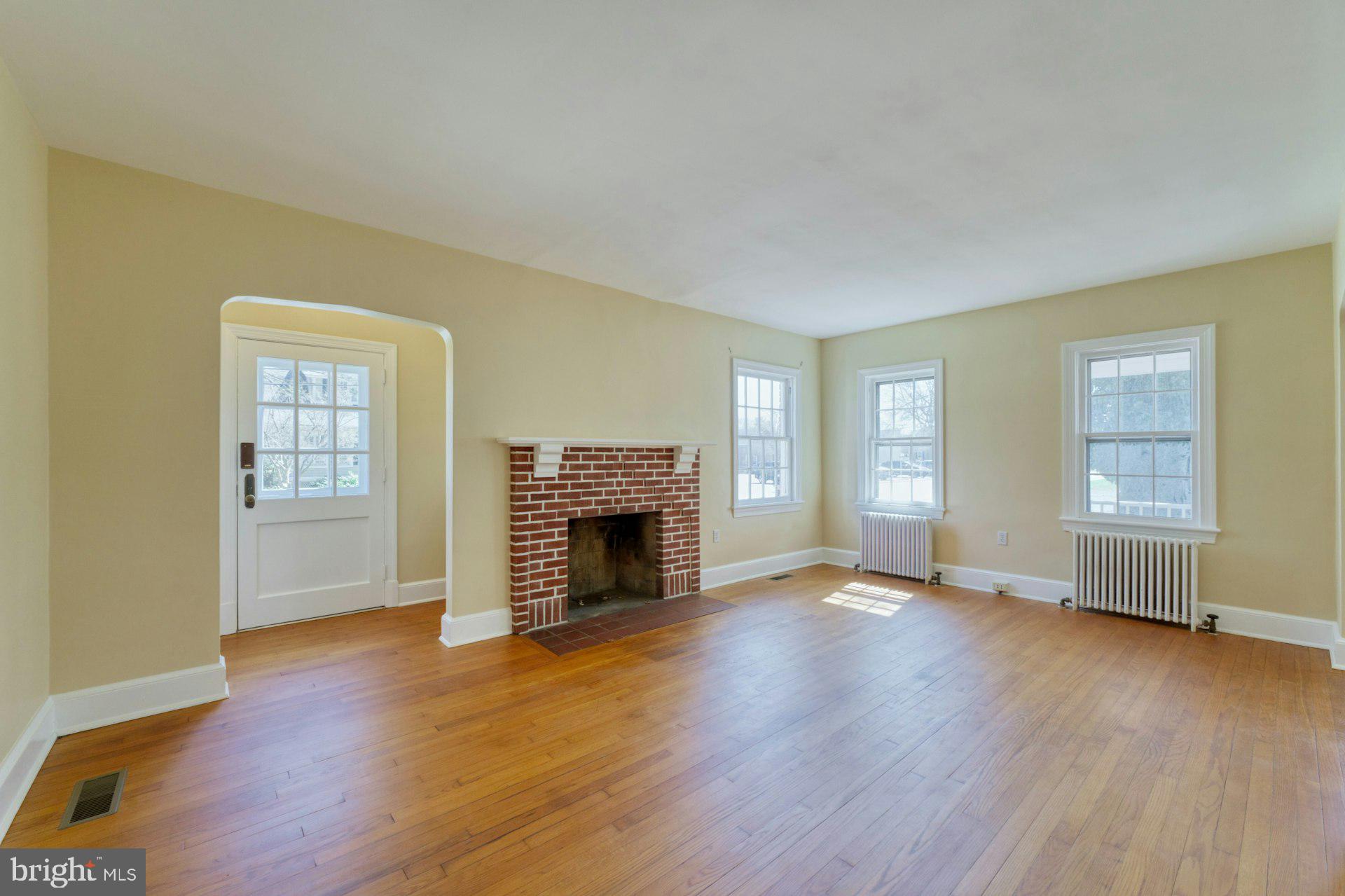 121 N HATCHER AVENUE