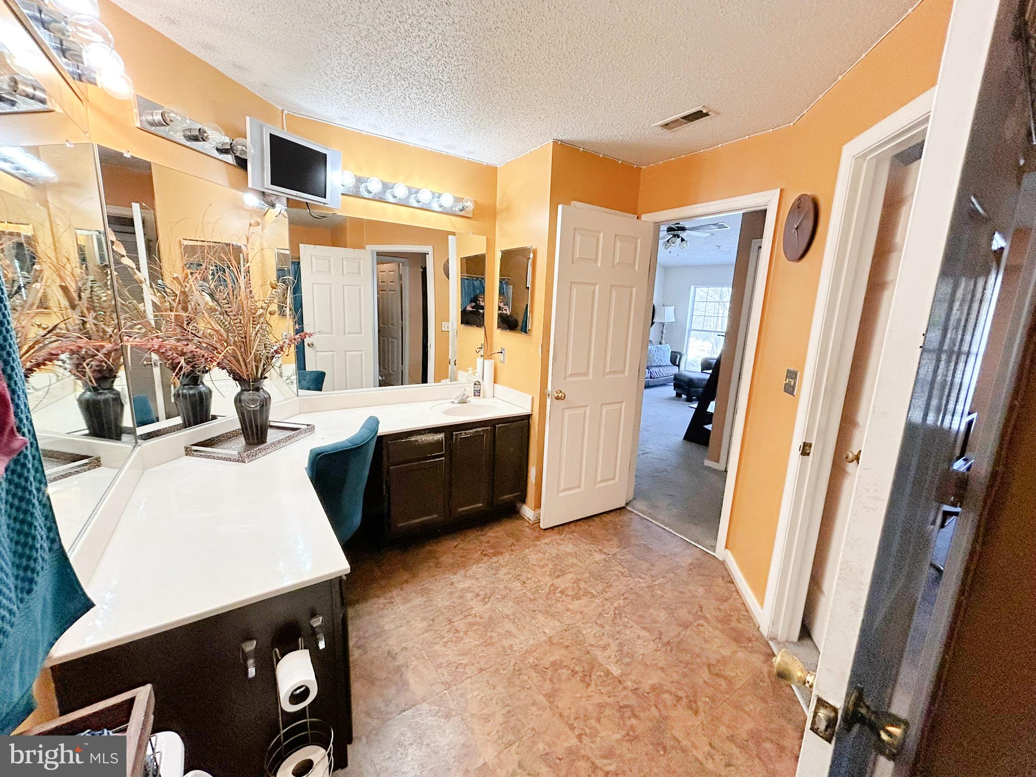 ASHLAR HILL - Residential