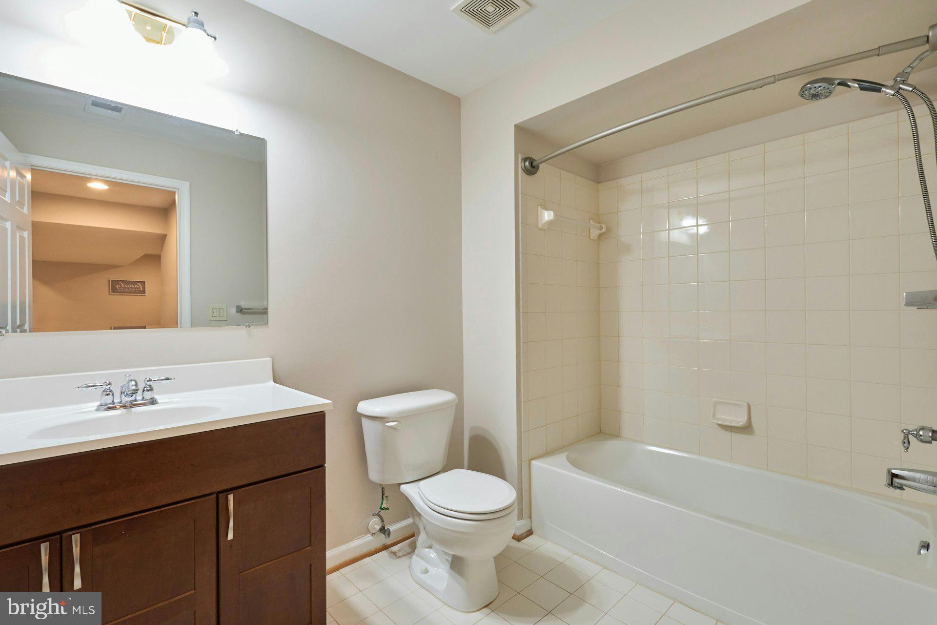 EAST HILL - Residential