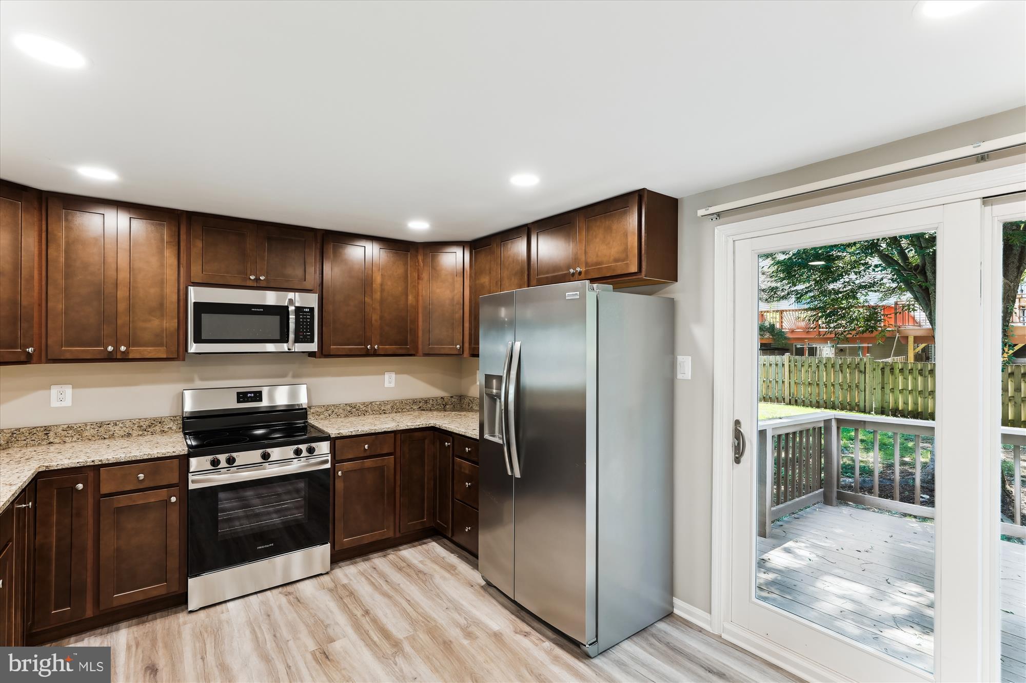 LONG REACH - Residential Lease