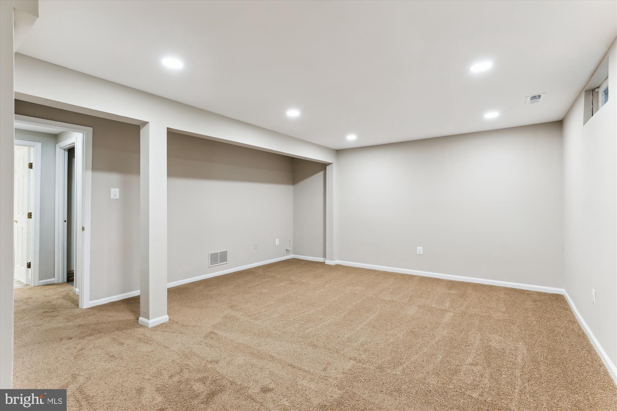 LONG REACH - Residential Lease