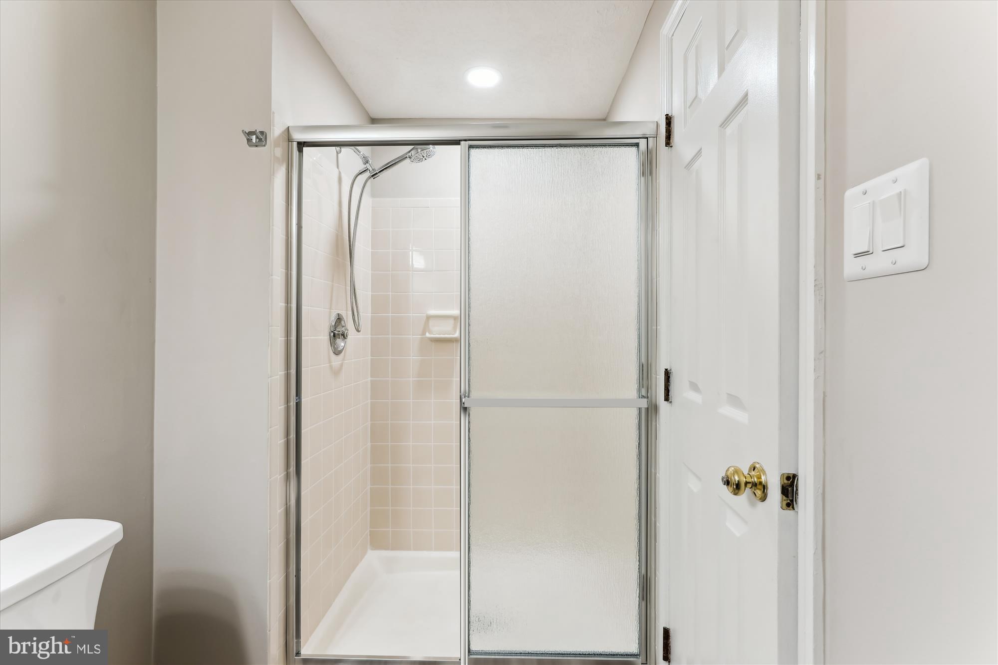 LONG REACH - Residential Lease