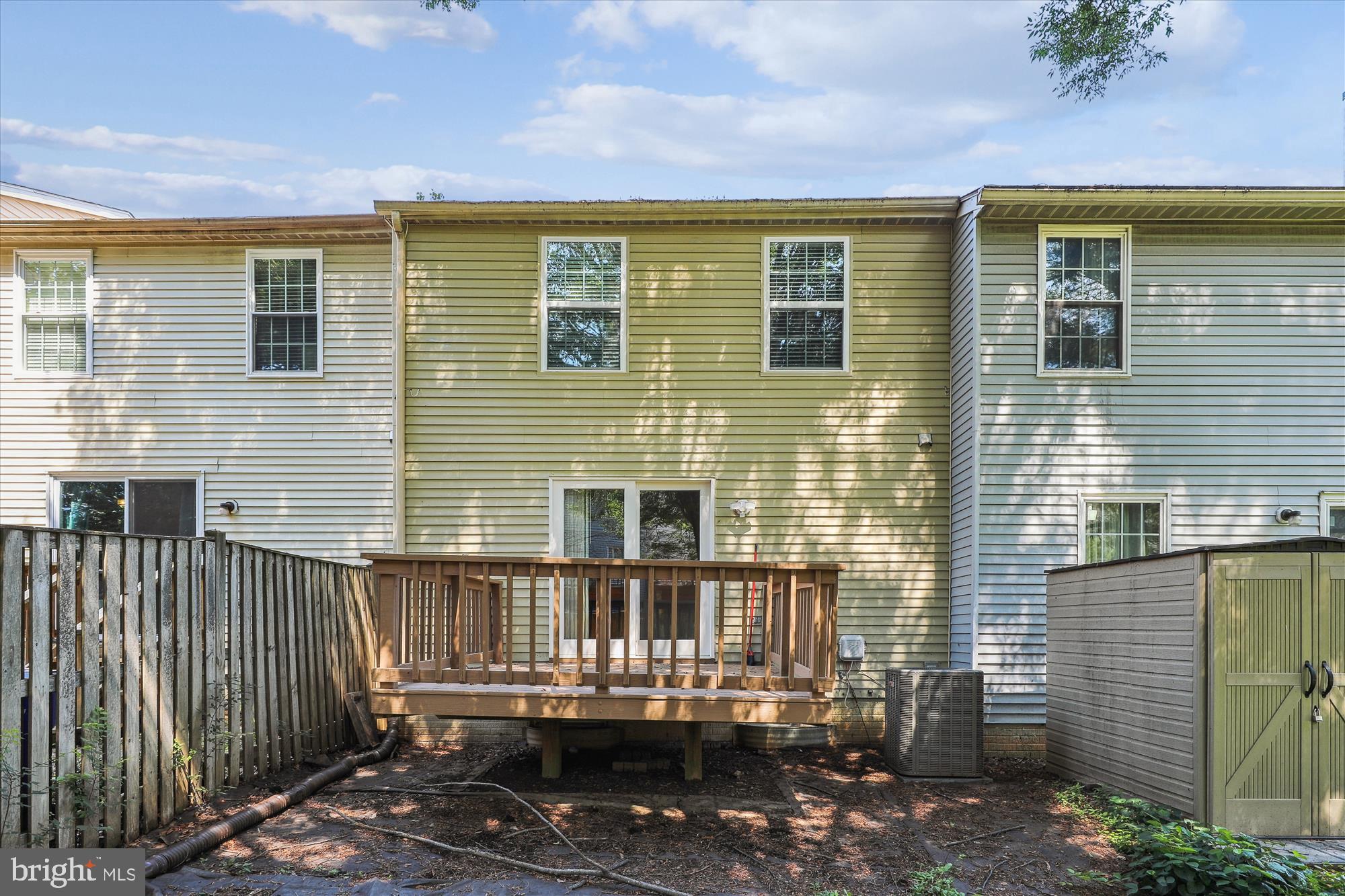 LONG REACH - Residential Lease