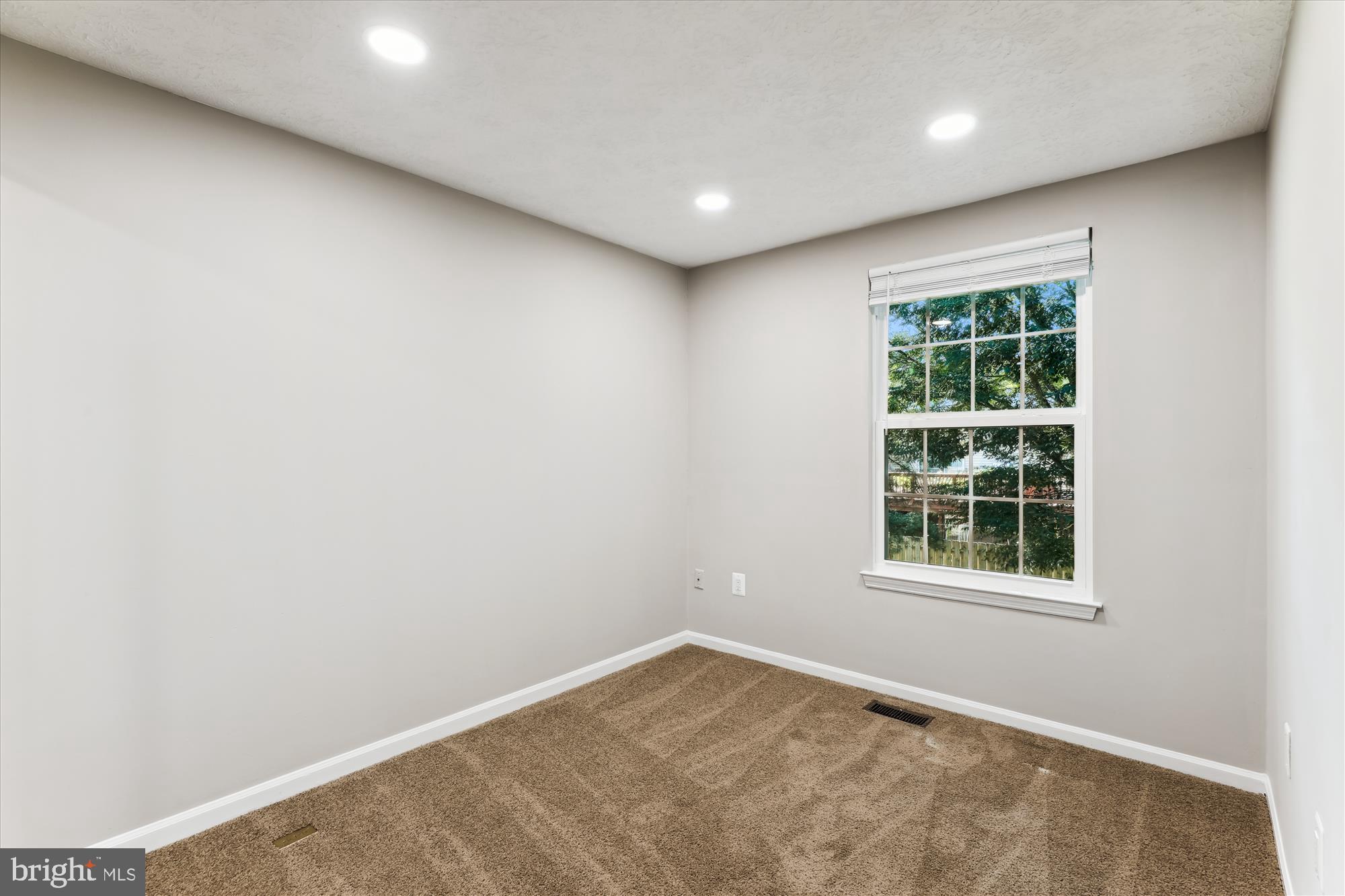 LONG REACH - Residential Lease