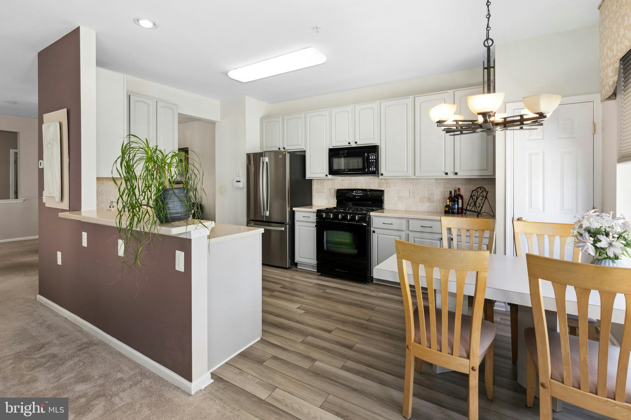 HERITAGE CR ESTS - Residential