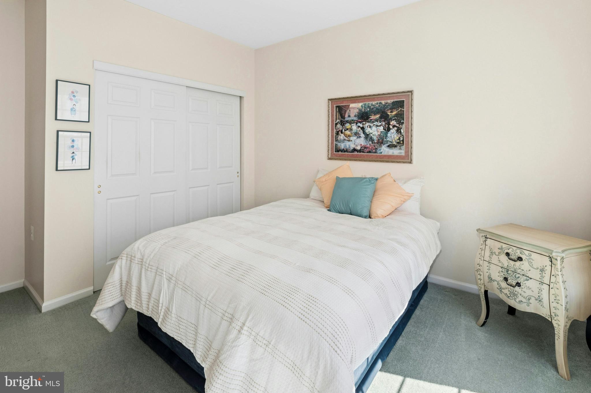 HERITAGE CR ESTS - Residential